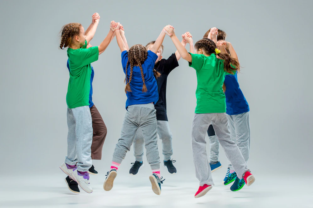 kids-dance-school-ballet-hiphop-street-funky-modern-dancers_155003-9434